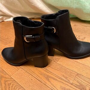 Style & Co. Elegant Black Ankle Boots Size 10. Excellent Condition